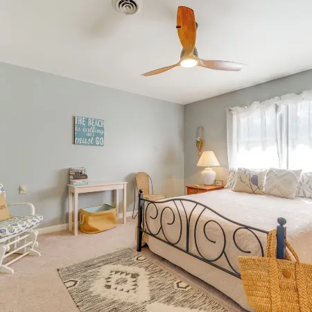Surf City Coastal Escape w/ Fire Pit
