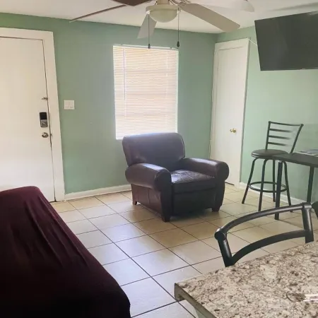 Aparment Downtown Sarasota 2BR, 2BA,  PetFriendly Beaches, 5 People