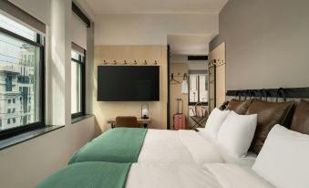 Moxy Columbia Downtown