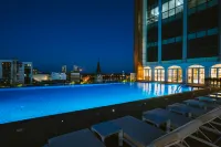 Johari Rotana - piscina