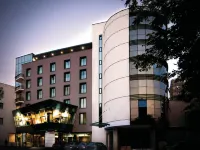 DoubleTree by Hilton Cluj - City Plaza Hotels near Amera Tower