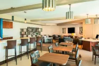 Sheraton Mesa Hotel at Wrigleyville West - breakfast