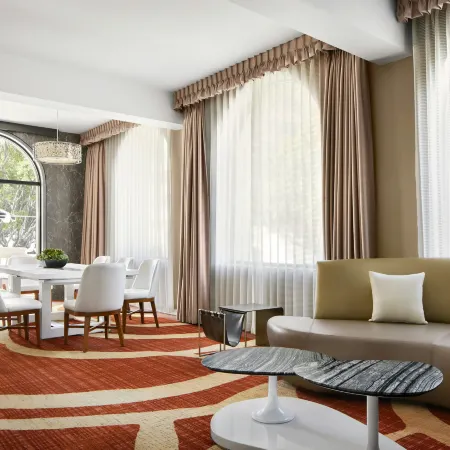 Pasadena Hotel & Pool