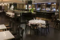 โรงแรมซาซ่า ย่านพิพิธภัณฑ์ฮิวสตัน - ที่มีบาร์