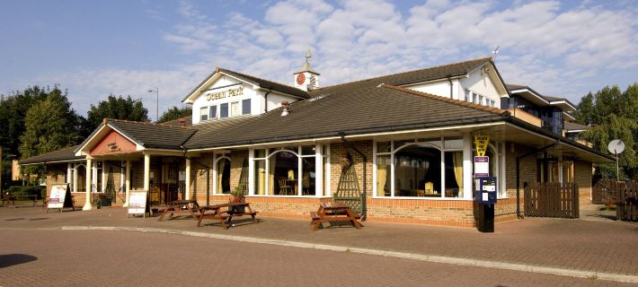 Premier Inn Cardiff City South Отели в г. Кардифф