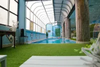 Kuwait Palace Hotel Apartments - Pools