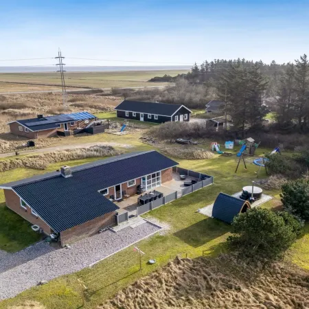 "Sissan" - 900m from the Sea