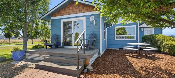 Juan de Fuca Waterfront Hotel & Cottages Hotels in Clallam County