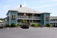 Mariner Resort - Pools
