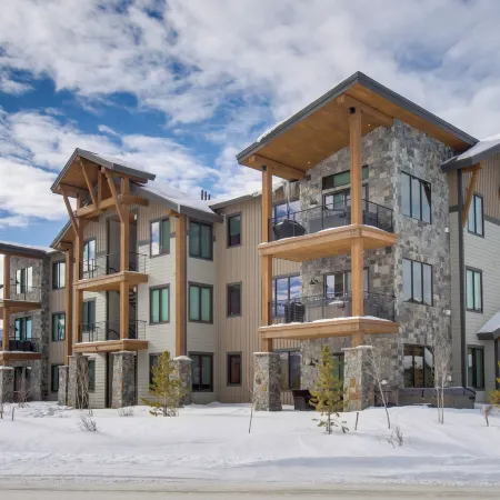 Ski Season Escape! Fraser Condo & Hot Tub