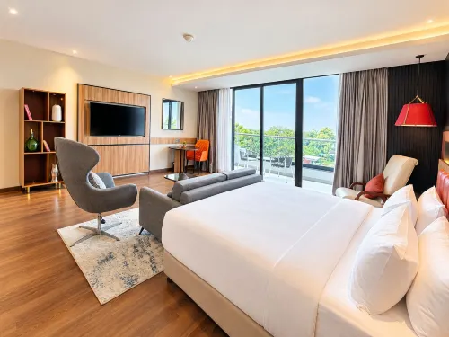 Ramada Encore by Wyndham Ayodhya Takpura - parking