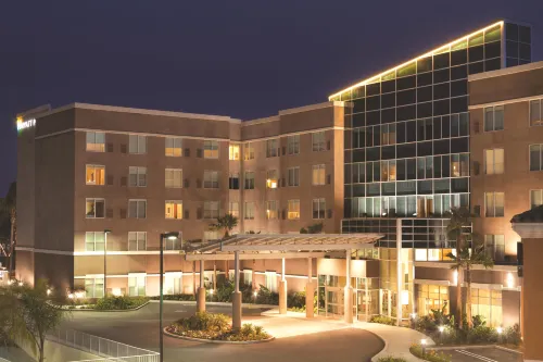 Hyatt Place at Anaheim Resort / Convention Center - parking
