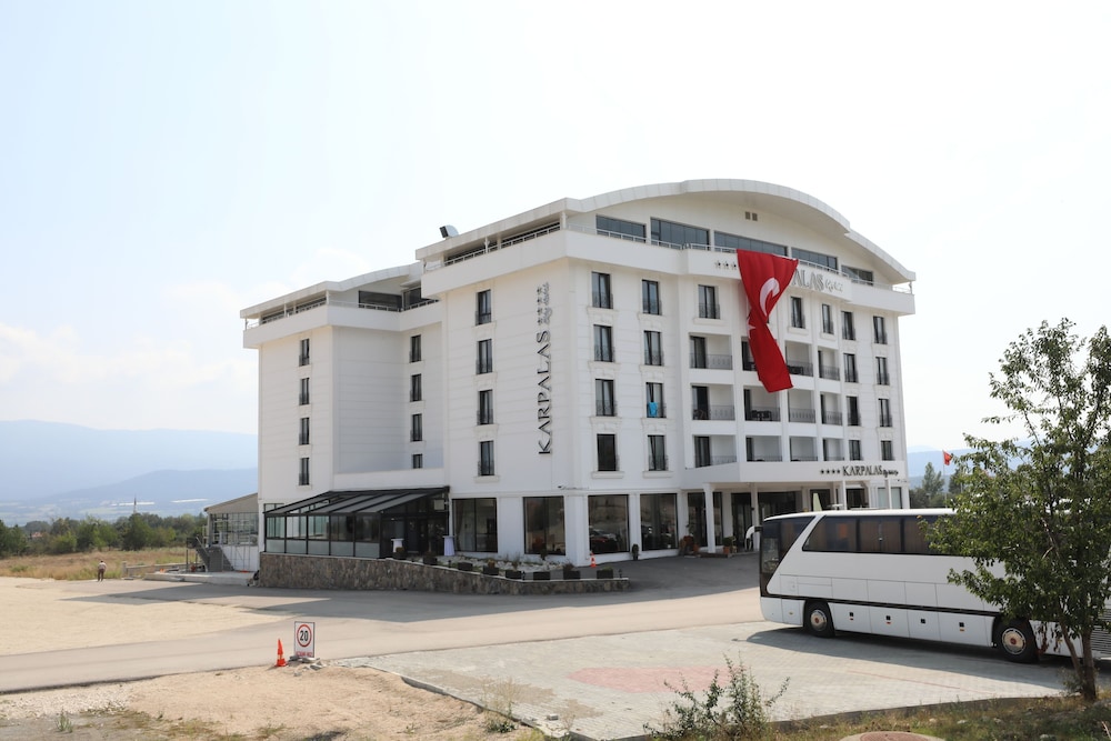 Karpalas City Hotel & Spa