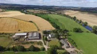 Benhall Farm Holidays Hotel di Bridstow