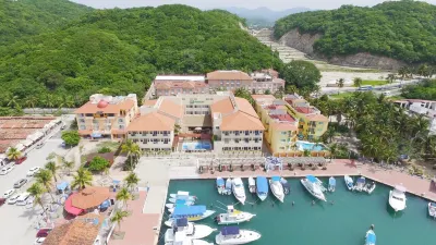 Holiday Inn Huatulco Hotels in Santa María Huatulco