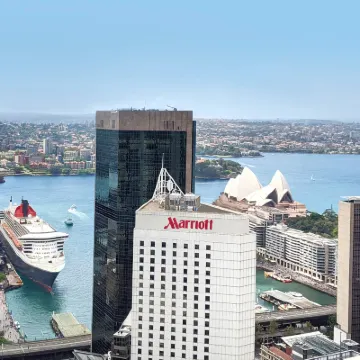 Sydney Harbour Marriott Hotel at Circular Quay Hotels near The Opera House to the Botanic Gardens Walk