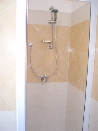 Modern 1 Bed Apartment Sleep 3 Sea View Only 700mt from Sea