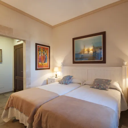 Can Corem de Son Moix - Luxurious 6-Bedroom Villa Just 10 Minutes from the Beach