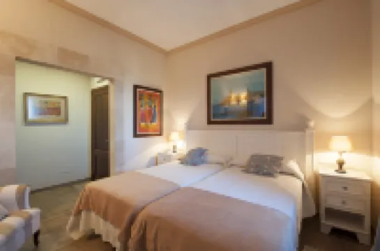 Can Corem de Son Moix - Luxurious 6-Bedroom Villa Just 10 Minutes from the Beach