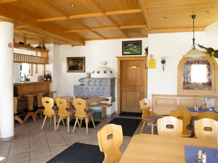 Skistadl Отели рядом с достопримечательностью «Skischule Optimal»