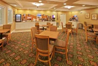 Holiday Inn Express & Suites Magnolia-Lake Columbia Hotels in Magnolia