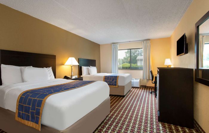 Days Inn by Wyndham Hillsborough