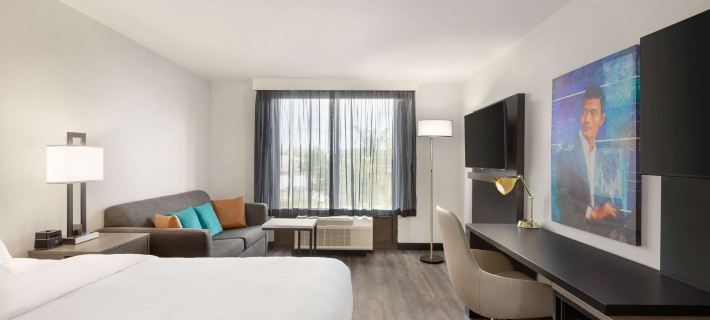 La Quinta Inn & Suites by Wyndham Dothan Hotels in Dothan