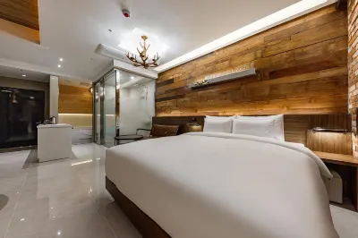 Daegu Hyeonpung Hotel Noble Hotels near Dodong Seowon Confucian Academy