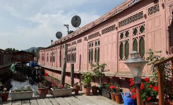 Golden Flower Heritage Houseboat