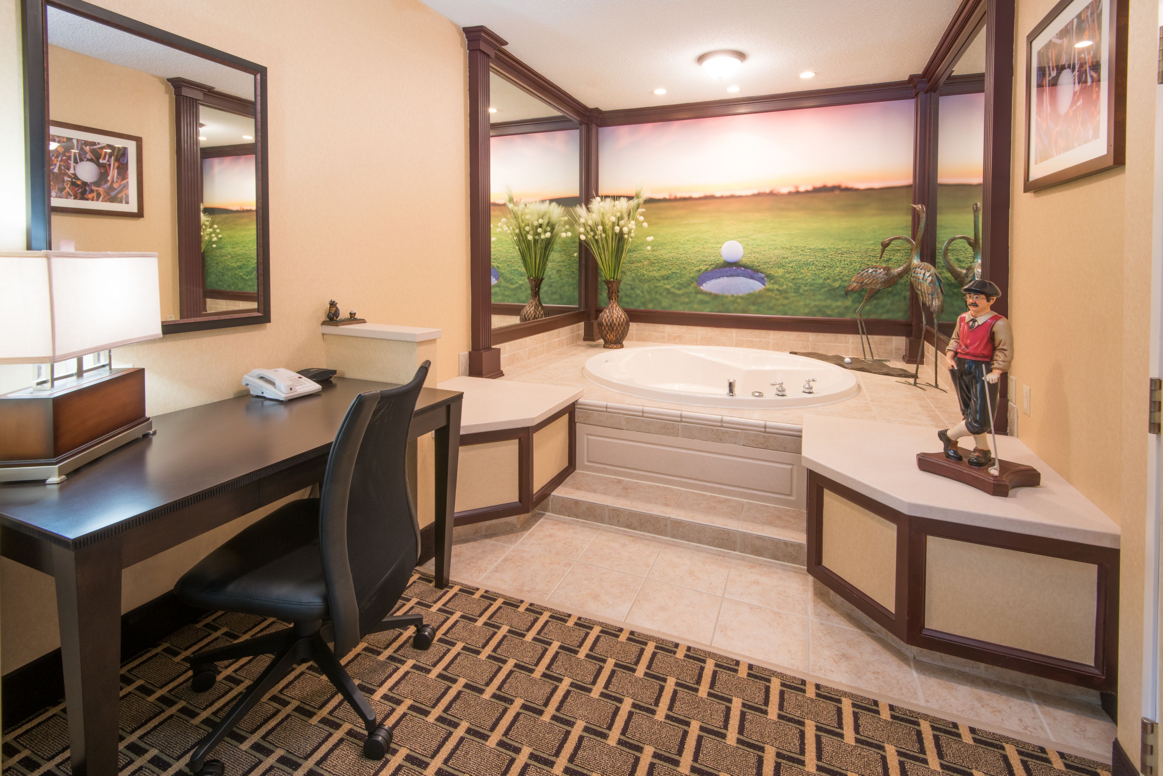 Holiday Inn Express & Suites Sharon-Hermitage, an Ihg Hotel