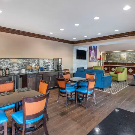 Comfort Inn & Suites