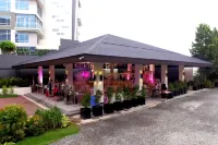 Greenleaf Hotel Gensan Hotels near Nurul Huda Mosque