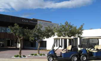 First Floor Non Smoking Air Conditioned 4 Person Luxury Golf Apartment