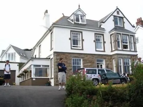 Borthalan Hotel
