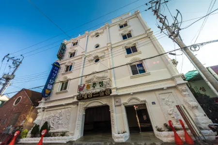 Miryang Renaissance Отели рядом с достопримечательностью «Gaon»