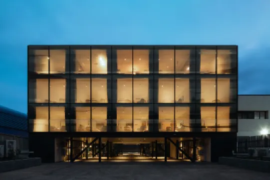 伊布-達尼丁 酒店