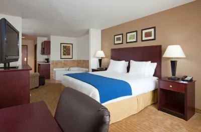 Holiday Inn Express & Suites Antigo