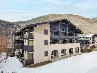 Les Arandellys Hotels near Pointe de Lapaz