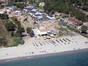 2pièces/4 personnes pieds dans l'eau - Santa Lucia di Moriani