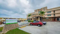 Wyndham Garden Guam - parking