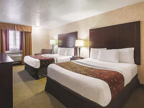 La Quinta Inn & Suites by Wyndham Woodburn - 2-Star