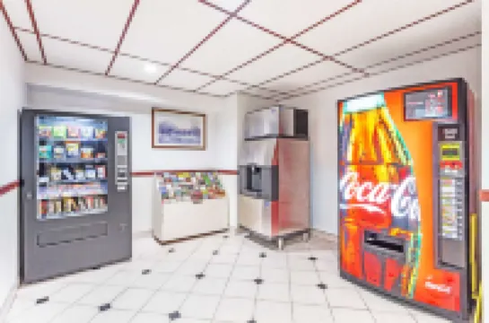 Super 8 by Wyndham Winchester VA