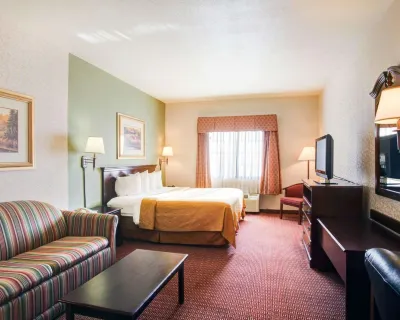 Quality Inn & Suites Near University Hotels in Waco