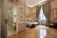 The Bonerowski Palace - balcone