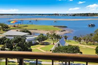 Palmerston Tower on Southport Broadwater Hotels in Main Beach