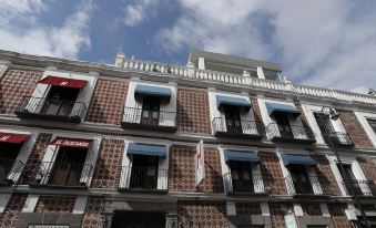 10. Hotel So..