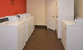Candlewood Suites ST. Louis - ST. Charles
