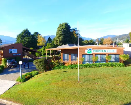 Mountain Creek Motel Bar & Restaurant Hotels in Bright