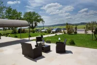 Ermitage de Corton - Teritoria Hotels in Savigny-lès-Beaune