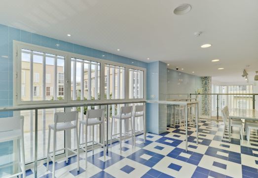 3. 루프 인 호스텔..